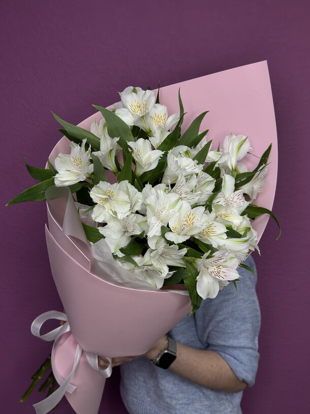 Белые альстромерии, артикул F1405784 - 4859 рублей, доставка по городу. Flawery - доставка цветов