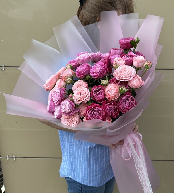 Розовые кустовые розы, артикул F1429022 - 6855 рублей, доставка по городу. Flawery - доставка цветов