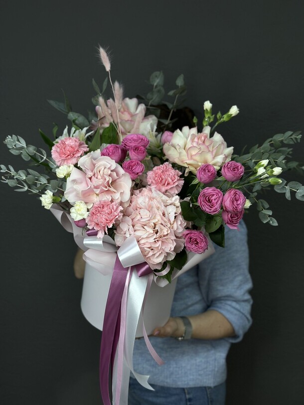 Композиция «любимой», артикул F1491788 - 10781 рублей, доставка по городу. Flawery - доставка цветов