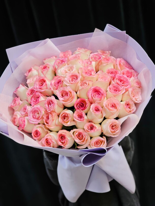 51 роза, артикул F1401350 - 17050 рублей, доставка по городу. Flawery - доставка цветов