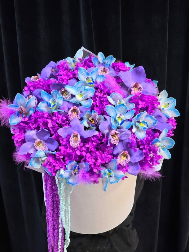 Шикарная коробочка xxl, артикул F1401368 - 18150 рублей, доставка по городу. Flawery - доставка цветов