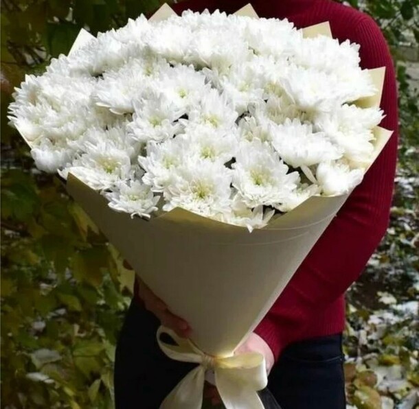 Букет из стойких кустовых хризантем, артикул F1406744 - 5600 рублей, доставка по городу. Flawery - доставка цветов