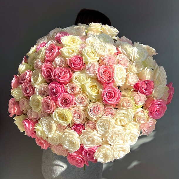 101 роза, артикул F1402058 - 59000 рублей, доставка по городу. Flawery - доставка цветов