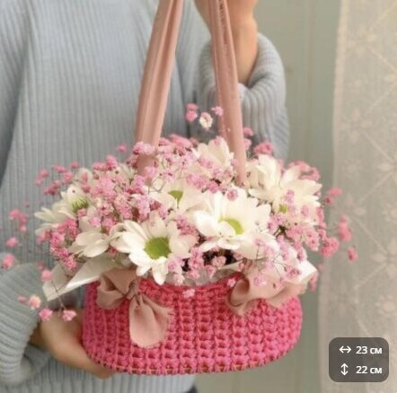 Хризантема и гипсофила в корзинке, артикул F1415151 - 2590 рублей, доставка по городу. Flawery - доставка цветов