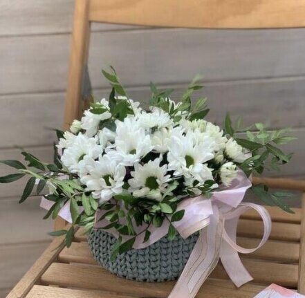 Хризантемы в корзинке, артикул F1415380 - 2202 рублей, доставка по городу. Flawery - доставка цветов