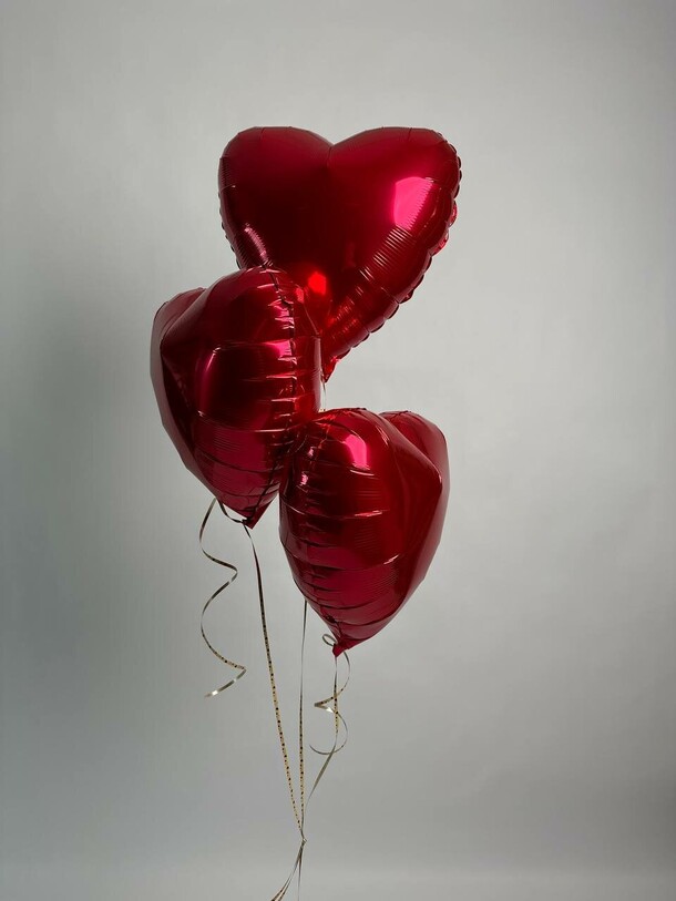 Шары сердце 3 шт, артикул F1402247 - 1400 рублей, доставка по городу. Flawery - доставка цветов