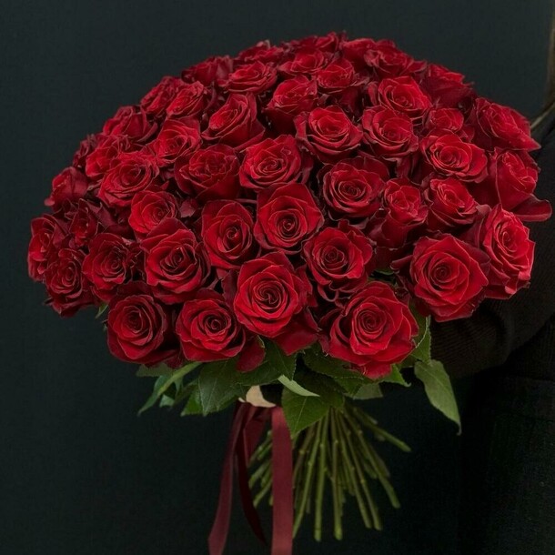 51 красная роза, артикул F1403478 - 26546 рублей, доставка по городу. Flawery - доставка цветов