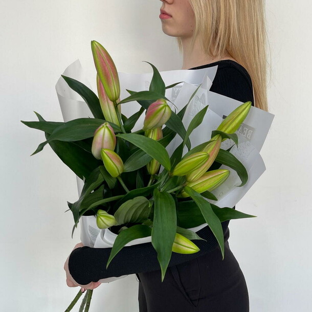 Букет "три грации", артикул F1403484 - 4593 рублей, доставка по городу. Flawery - доставка цветов