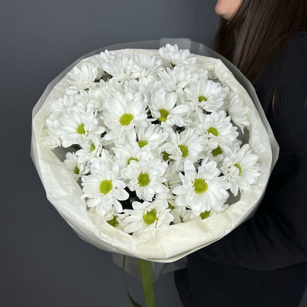 Монобукет из 7 хризантем ромашка, артикул F1472076 - 4895 рублей, доставка по городу. Flawery - доставка цветов