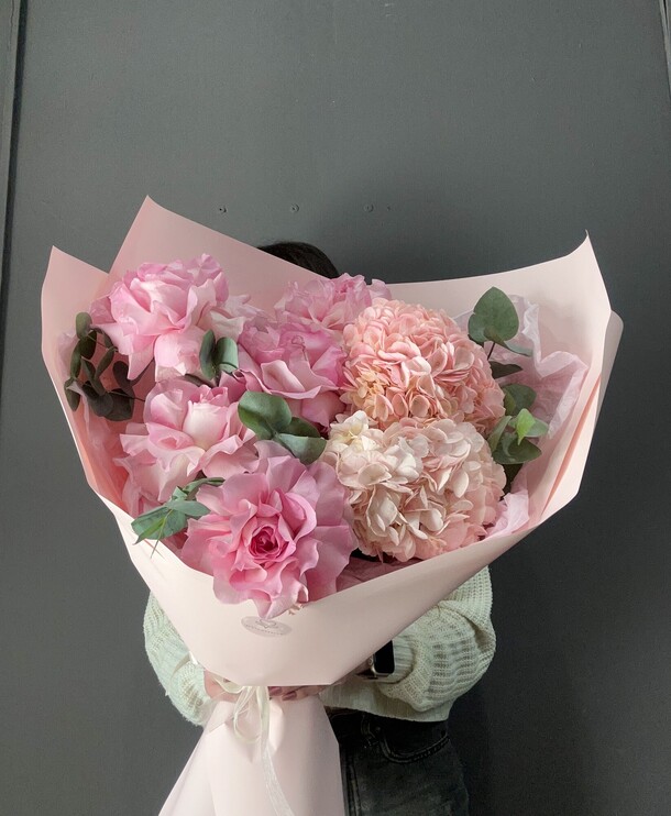 Premium букет с гортензией, артикул F1417878 - 6290 рублей, доставка по городу. Flawery - доставка цветов