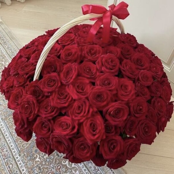 101 роза red naomi, артикул F1408338 - 21989 рублей, доставка по городу. Flawery - доставка цветов