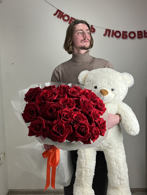 Французские розы + мишка, артикул F1408497 - 13189 рублей, доставка по городу. Flawery - доставка цветов