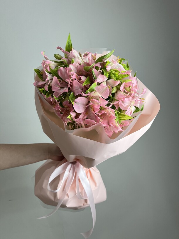 Розовая альстромерия, артикул F1409124 - 1859 рублей, доставка по городу. Flawery - доставка цветов