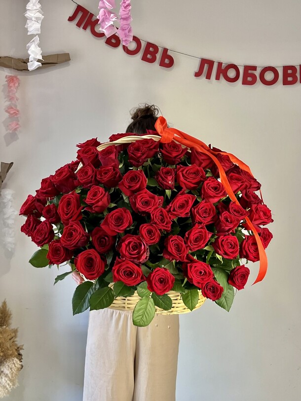 101 алая  роза, артикул F1446604 - 21989 рублей, доставка по городу. Flawery - доставка цветов