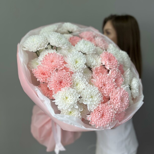 Большой букет из хризантем, артикул F1413376 - 5500 рублей, доставка по городу. Flawery - доставка цветов