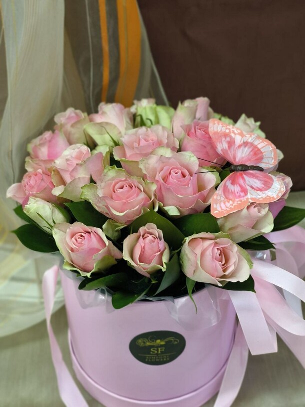 Шляпная коробка с розами., артикул F1447407 - 4900 рублей, доставка по городу. Flawery - доставка цветов