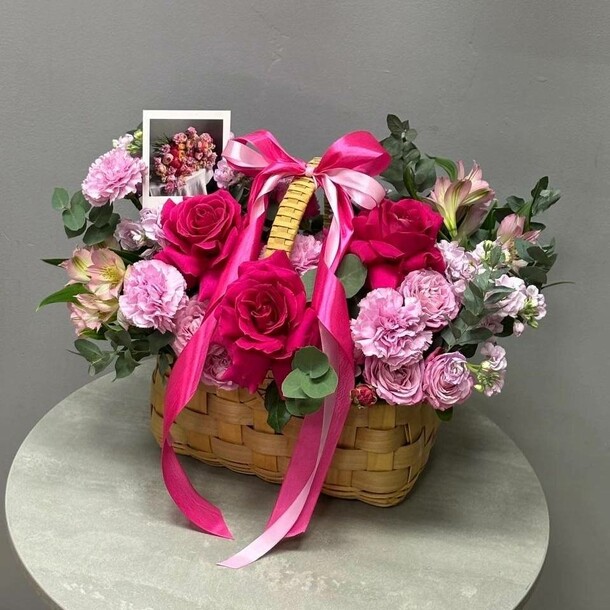 Композиция в корзине "ягодка", артикул F1412271 - 11900 рублей, доставка по городу. Flawery - доставка цветов