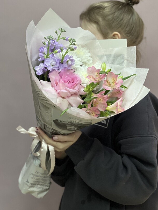 Букет сборный для нее, артикул F1420607 - 3310 рублей, доставка по городу. Flawery - доставка цветов