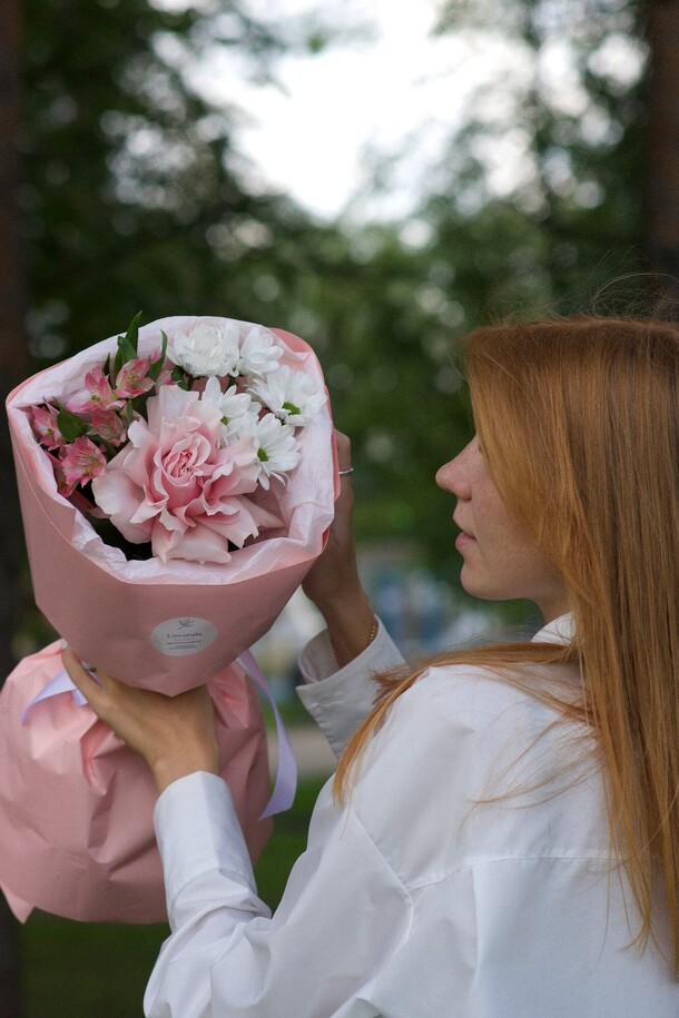 Букет-комплимент, артикул F1451286 - 2850 рублей, доставка по городу. Flawery - доставка цветов