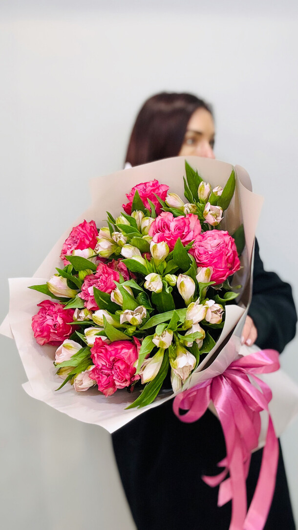 Праздник, артикул F1410832 - 4800 рублей, доставка по городу. Flawery - доставка цветов