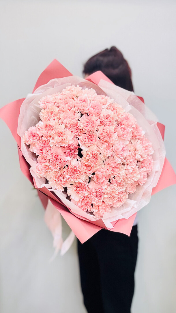 Моно диантусы, артикул F1447720 - 8500 рублей, доставка по городу. Flawery - доставка цветов