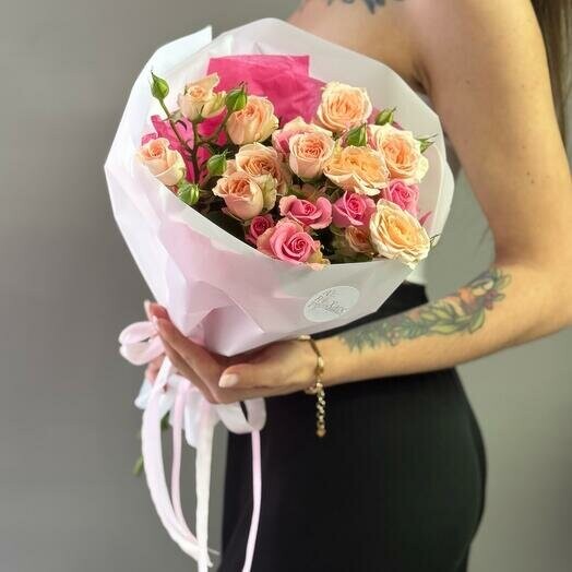 Розы кустовые 5 шт в букете, артикул F1445563 - 2250 рублей, доставка по городу. Flawery - доставка цветов