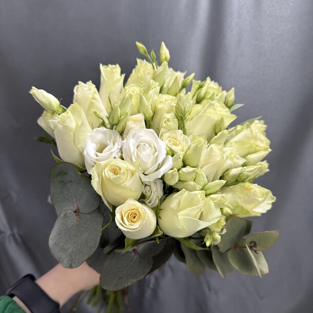 Букет невесты из роз, артикул F1414121 - 6300 рублей, доставка по городу. Flawery - доставка цветов