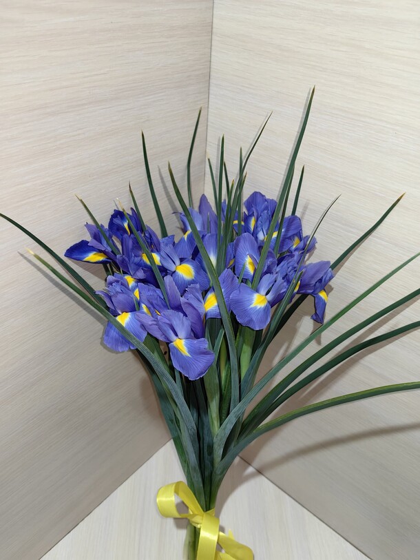 Ирисы, артикул F1413422 - 1650 рублей, доставка по городу. Flawery - доставка цветов