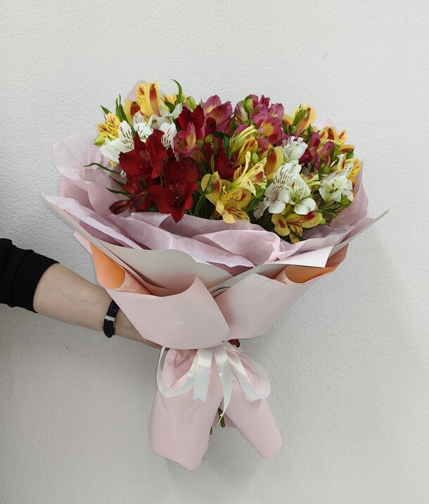 Альстромерия микс, артикул F1419492 - 1950 рублей, доставка по городу. Flawery - доставка цветов