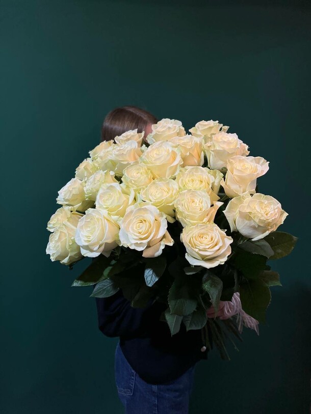 Букет роз, артикул F1424202 - 11150 рублей, доставка по городу. Flawery - доставка цветов