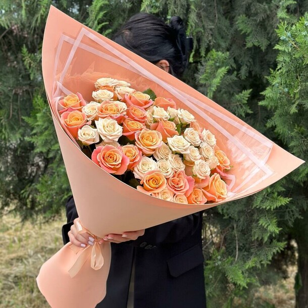 Букет монреаль, артикул F1421787 - 8091 рублей, доставка по городу. Flawery - доставка цветов