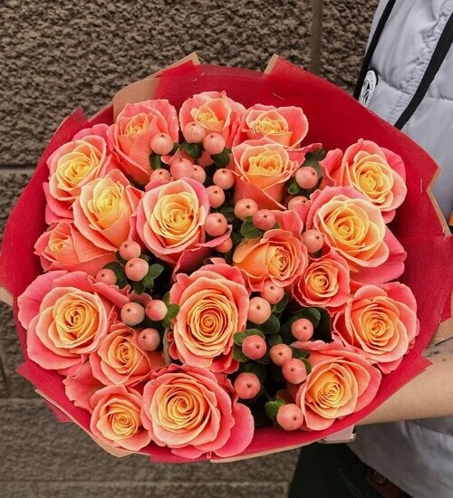 Букет коралловые бусы, размер s, артикул F1421966 - 5091 рублей, доставка по городу. Flawery - доставка цветов