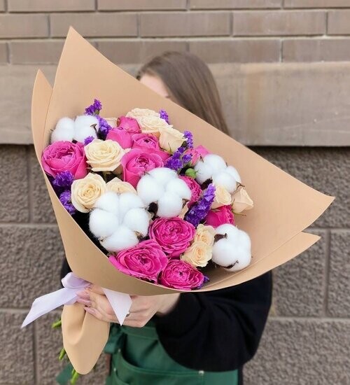 Букет валенсия, размер s, артикул F1422824 - 4545 рублей, доставка по городу. Flawery - доставка цветов