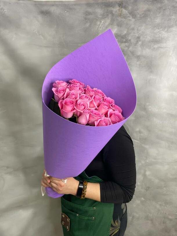 Букет из 19 розовых роз, артикул F1422907 - 4364 рублей, доставка по городу. Flawery - доставка цветов