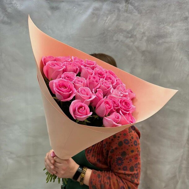 Букет из 31 розовой розы, артикул F1422915 - 6909 рублей, доставка по городу. Flawery - доставка цветов