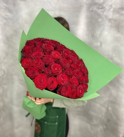 Букет из 45 красных роз, артикул F1422929 - 9818 рублей, доставка по городу. Flawery - доставка цветов