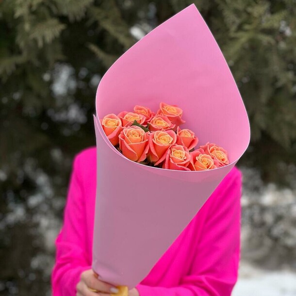 Букет из 11 персиковых роз, артикул F1436127 - 3000 рублей, доставка по городу. Flawery - доставка цветов
