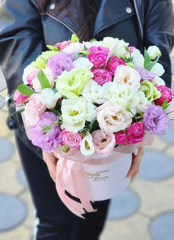 Букет с нежный эустомы, артикул F1420776 - 4959 рублей, доставка по городу. Flawery - доставка цветов