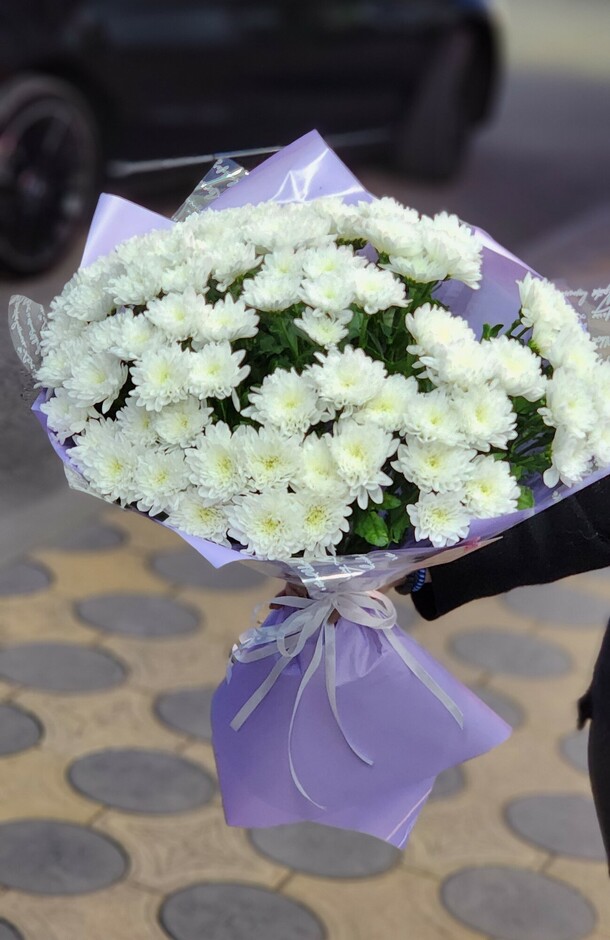 Воздушный букет из хризантем, артикул F1420803 - 6198 рублей, доставка по городу. Flawery - доставка цветов