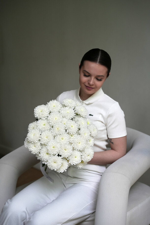 Букет из хризантемы, артикул F1505070 - 3529 рублей, доставка по городу. Flawery - доставка цветов