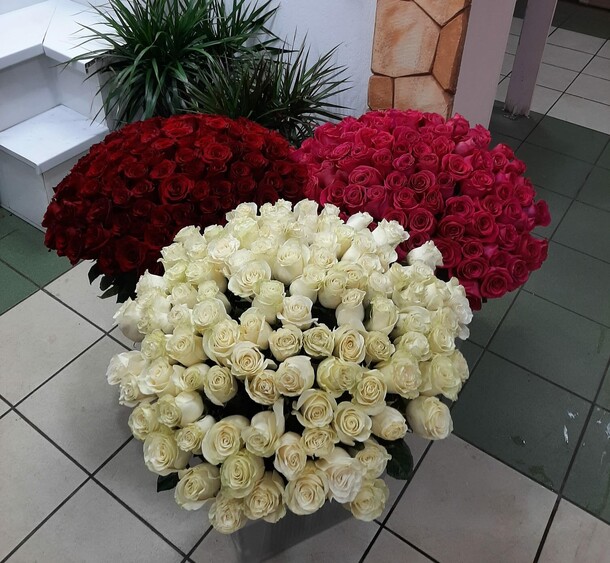 Трио, артикул F1454994 - 118000 рублей, доставка по городу. Flawery - доставка цветов