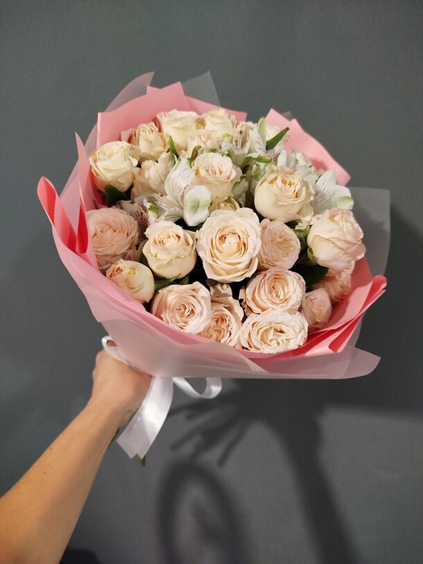 Авторский букет " счастье ", артикул F1417926 - 6281 рублей, доставка по городу. Flawery - доставка цветов