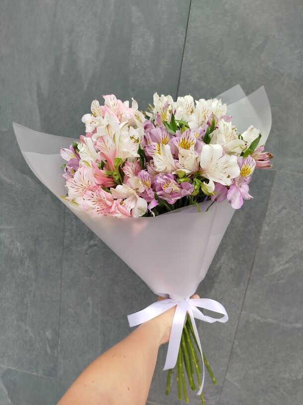 Авторский букет "счастливые мгновения", артикул F1418774 - 4816 рублей, доставка по городу. Flawery - доставка цветов