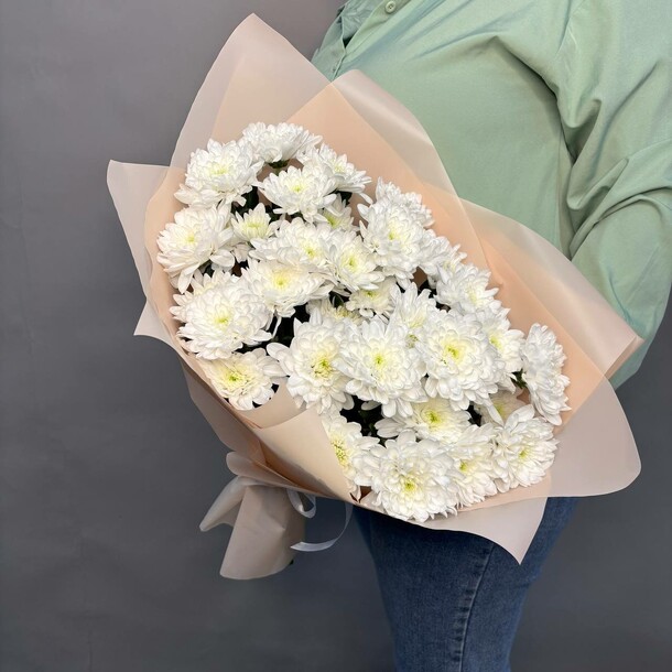 Букет белых хризантем, артикул F1370865 - 4831 рублей, доставка по городу. Flawery - доставка цветов