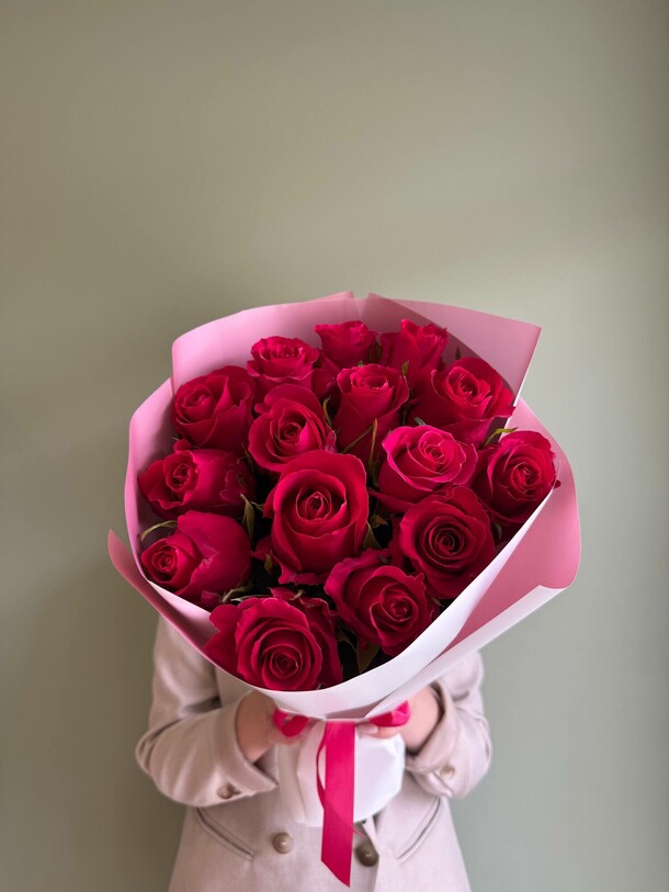Букет из 15 роз, артикул F1452998 - 7248 рублей, доставка по городу. Flawery - доставка цветов