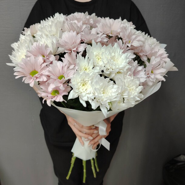 9 кустовых хризантем, артикул F1420978 - 4305 рублей, доставка по городу. Flawery - доставка цветов