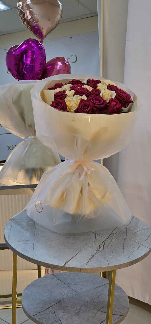 25 роз, букет любимой, артикул F1456449 - 9790 рублей, доставка по городу. Flawery - доставка цветов