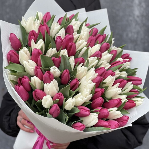 101 тюльпан, артикул F1532414 - 23000 рублей, доставка по городу. Flawery - доставка цветов