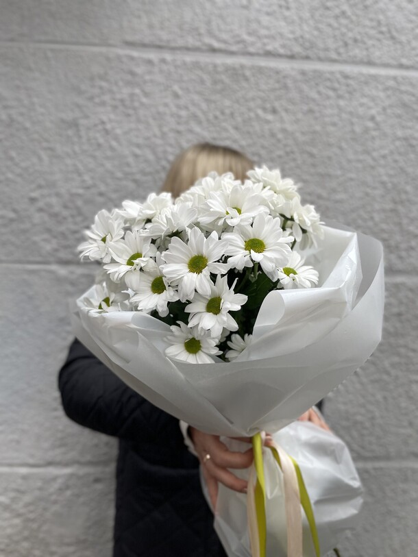 Ромашка в белом, артикул F1256227 - 2904 рублей, доставка по городу. Flawery - доставка цветов