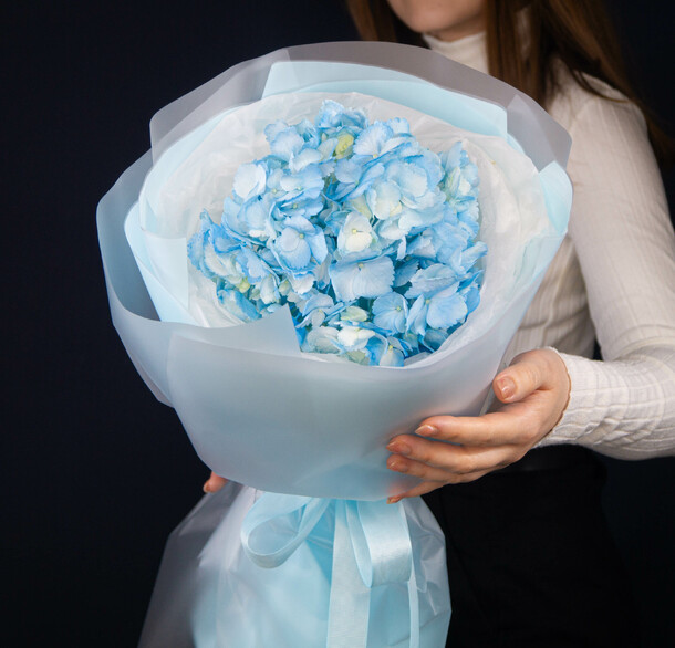 🩵моно букет с небесной гортензией🩵, артикул F1437482 - 1800 рублей, доставка по городу. Flawery - доставка цветов